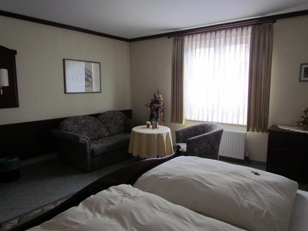 Hotel Zum Erker Trebur Phòng bức ảnh