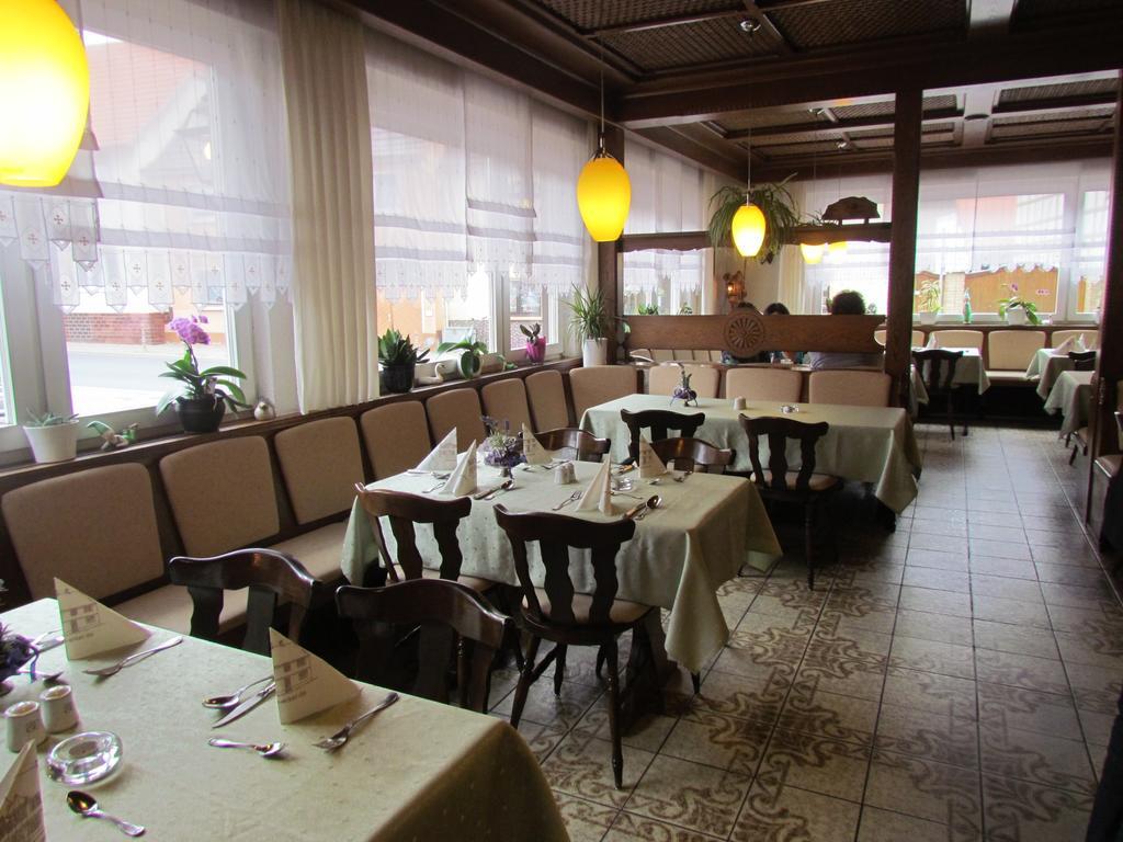 Hotel Zum Erker Trebur Ngoại thất bức ảnh